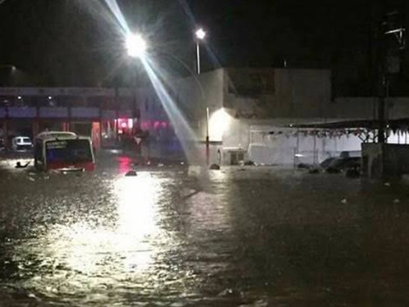 Por lluvias el 20% del transporte  público detiene operaciones