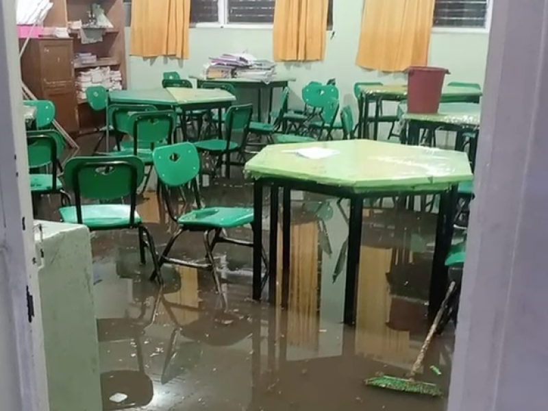 Por lluvias primaria de Acolman registra daños