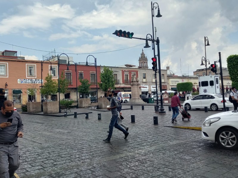 Por lluvias, semáforos de Morelia dejan de funcionar; municipio interviene