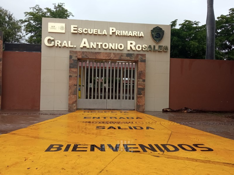 Por lluvias suspenden actividades escolares en Ahome