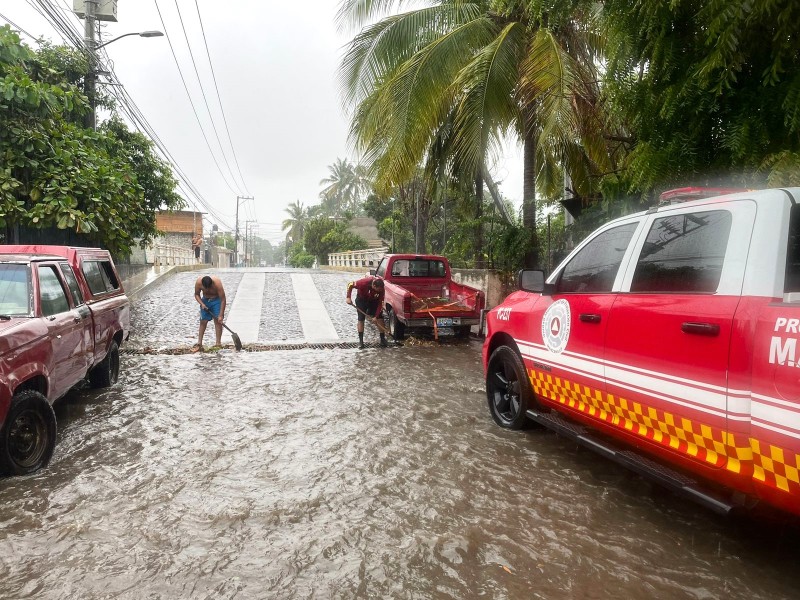 Por lluvias suspenden recolección de basura en Manzanillo