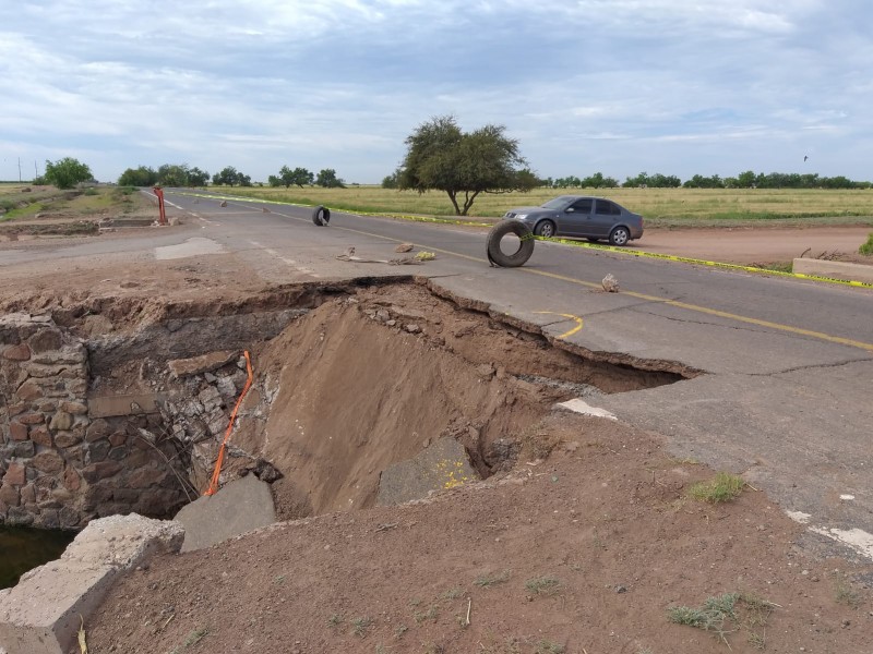 Por malas condiciones colapsa puente en el Valle del Yaqui