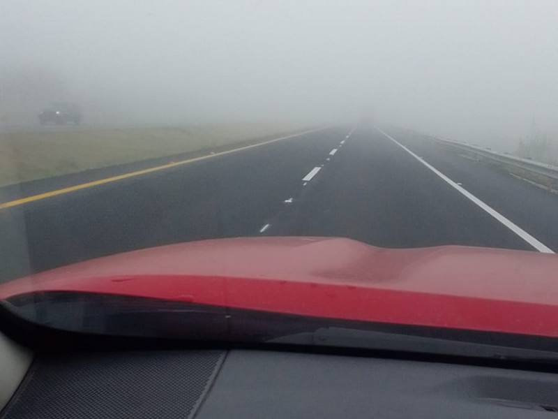 Por neblina, aumentan 25% accidentes viales; emiten recomendaciones