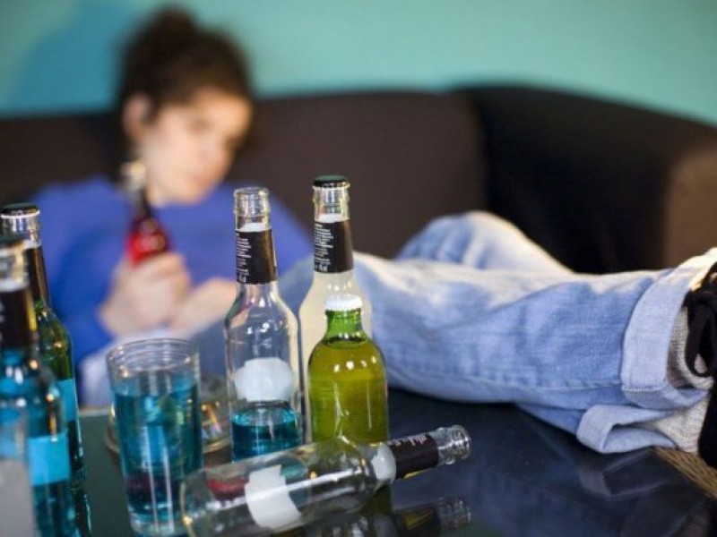 Por pandemia incrementó alcoholismo en jóvenes