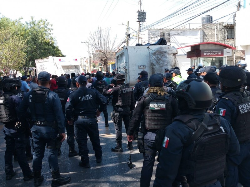 Por percance vial sindicalizados activan bloqueo en capital oaxaqueña