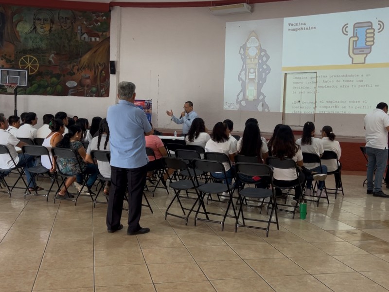 Por percepción de inseguridad faltan empresas a Jornada del Empleo-Petatlán