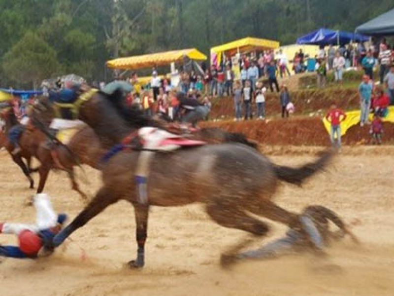 Por perder en carrera de caballos mata a 4 personas