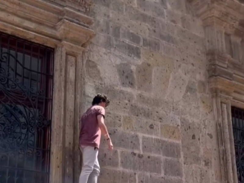 Por practicar parkour, joven cae de ventana en Centro Histórico