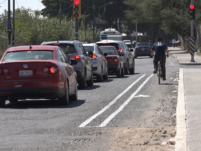 Por reducción de carriles aumenta tráfico en Vasco de Quiroga