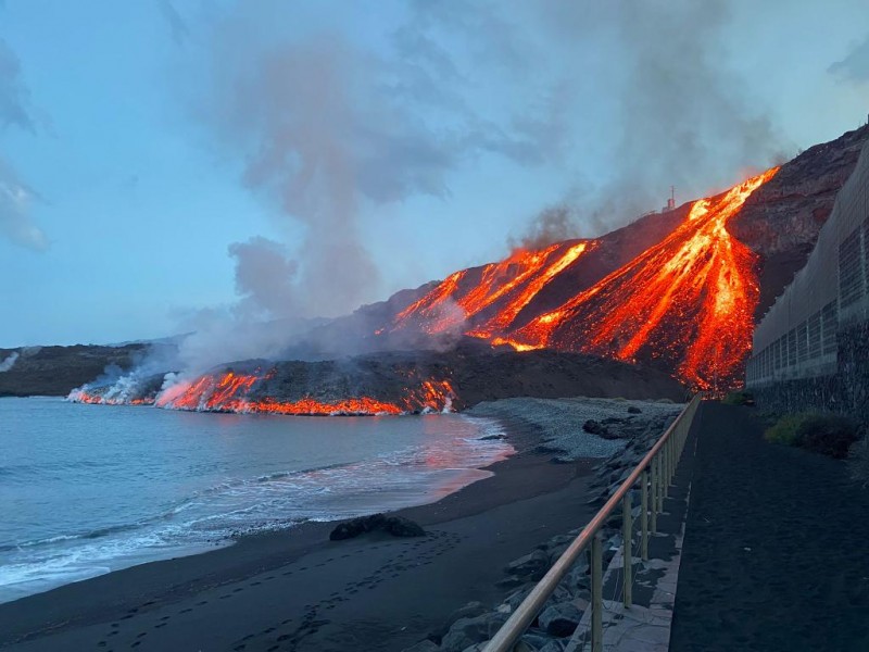 Por segunda ocasión lava del Cumbre Vieja llega al Atlántico