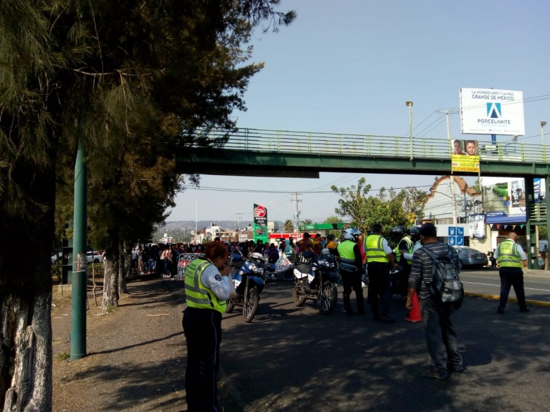 Por segundo día consecutivo marchan normalistas en Morelia