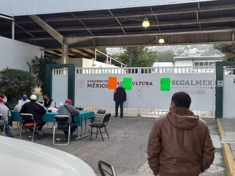 Por segundo día toman los almacenes de Diconsa en Oaxaca