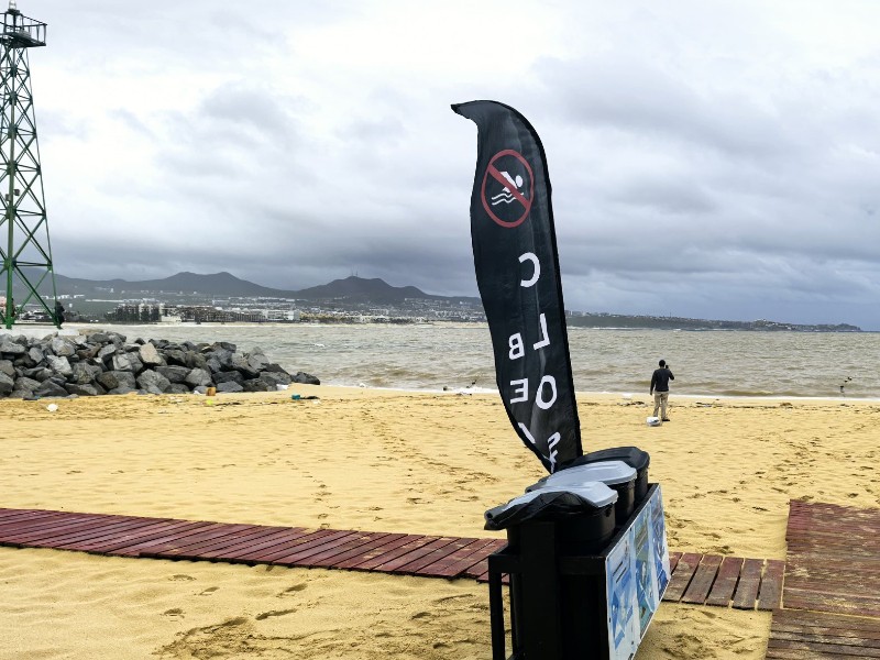 Por seguridad, playas permanecen cerradas