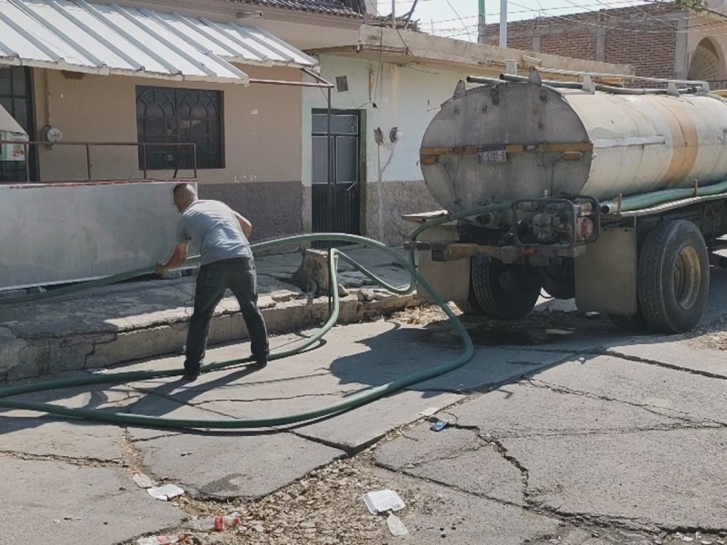 Por sequía aumenta demanda de pipas de agua potable