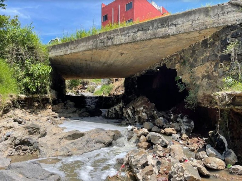 Por socavón en El Castillo, habilitan ruta alterna