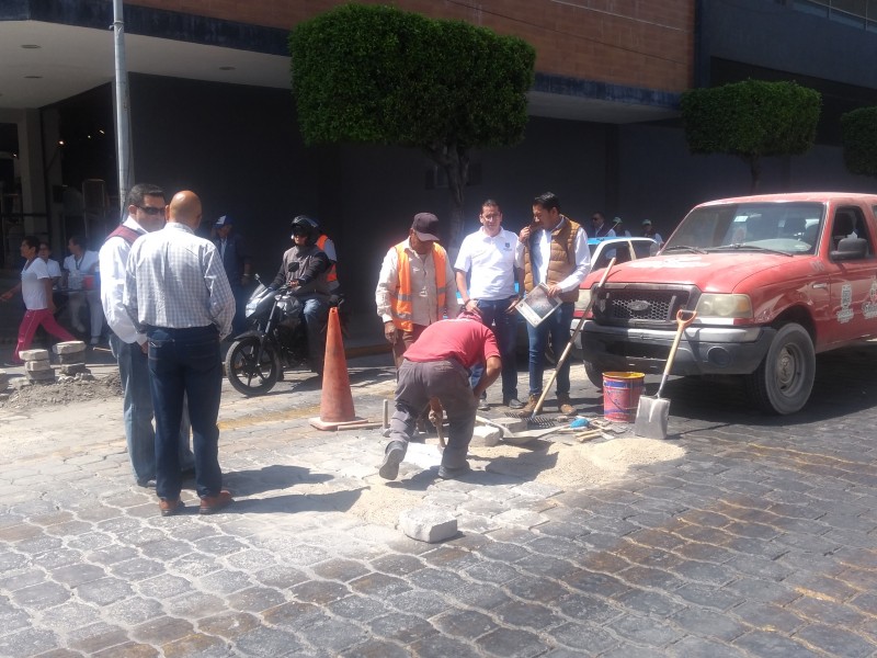 Por trabajos tratan de evitar tráfico causando afectaciones