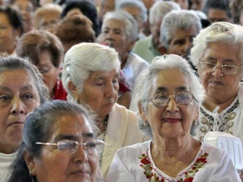 Por veda no anuncian pago a adultos mayores