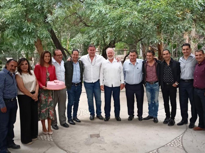 Porcicultores reconocen a Francisco Domínguez