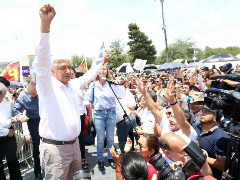 Posiciona AMLO agenda educativa