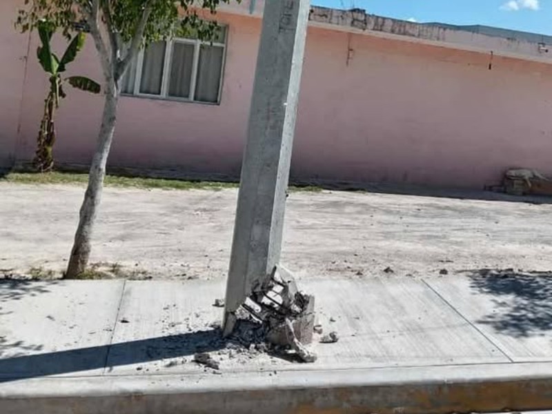 Poste a punto de caer en San Diego Chalma