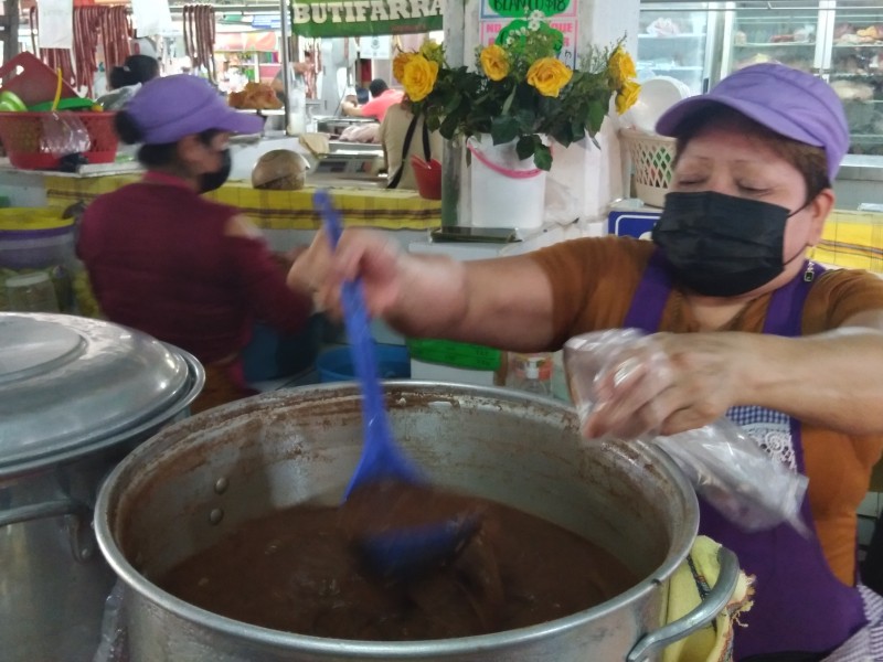 Pozol bebida milenaria que se preserva en la capital chiapaneca