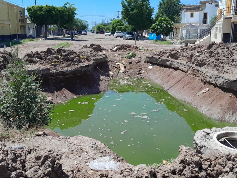 Pozos y socavones de OOMAPASN preocupan a colonias de Navojoa
