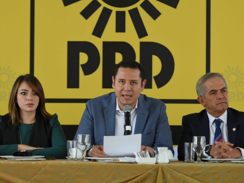 PRD buscará resucitar en un nuevo partido