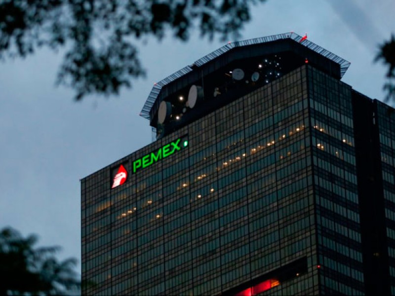 PRD urge a comparecer a director de Pemex