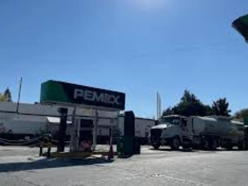 Precio de la gasolina lo mantendrá estable el gobierno: Gasolineros