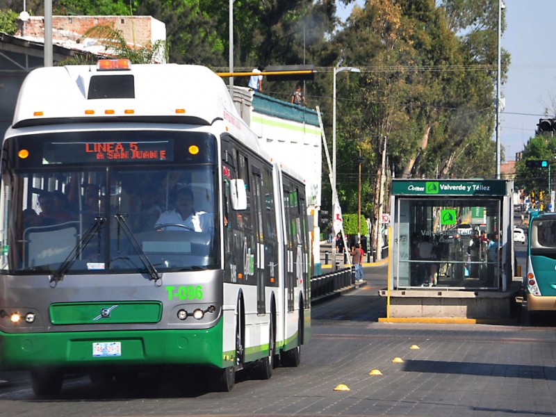 Precios en combustible influye en costo de transporte