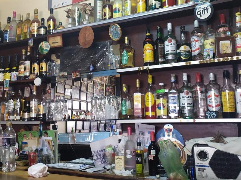 Preferible consumir alcohol certificado que adulterado: Cantineros