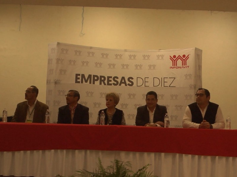 Premian a Empresas por estar al corriente, INFONAVIT...