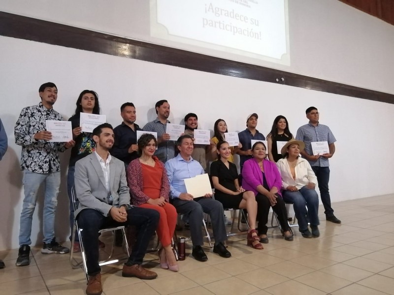 Premian a muralistas del Centro Ecológico