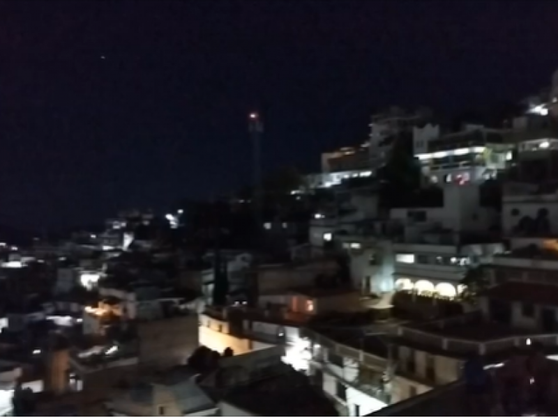 Prenden luces y repican campanas por paz en Taxco