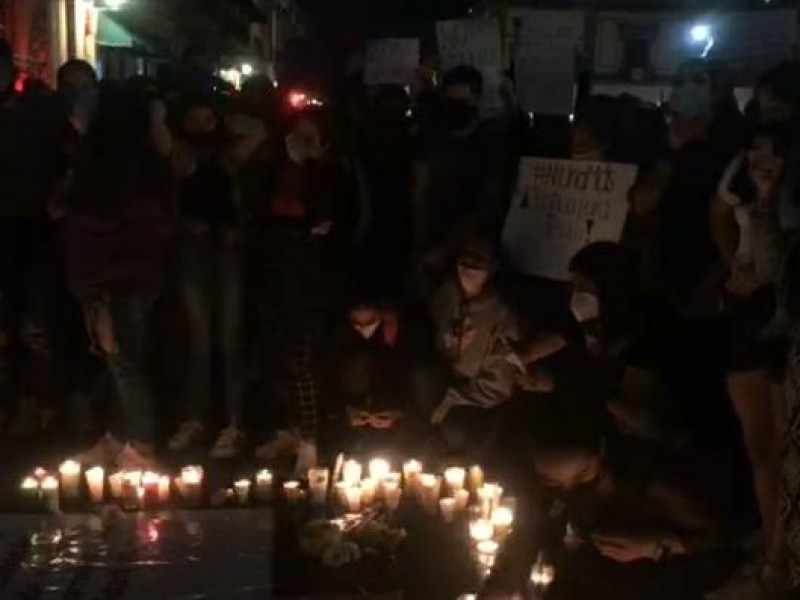 Prenden veladoras en memoria de Jessica en Centro de Morelia