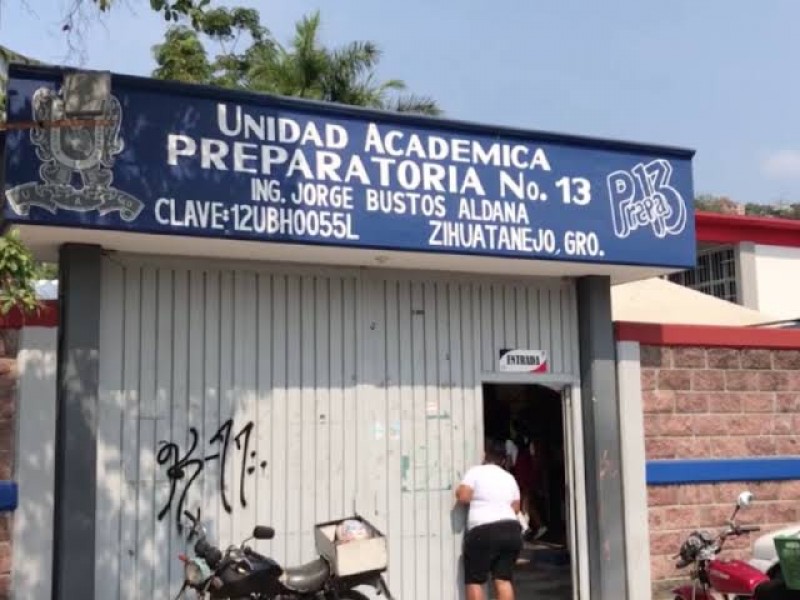 Prepa 13 a clases virtuales, no hay condiciones para presenciales