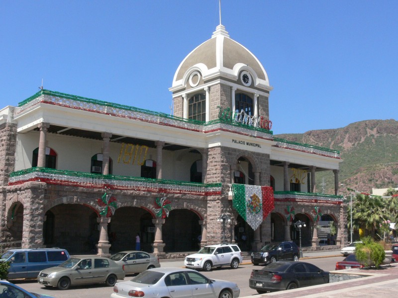 Preparados para fiestas patrias en Guaymas