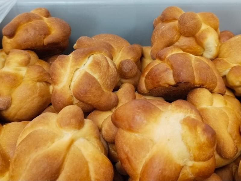 El aroma a tradición del pan de muerto presente en Festival Cultural