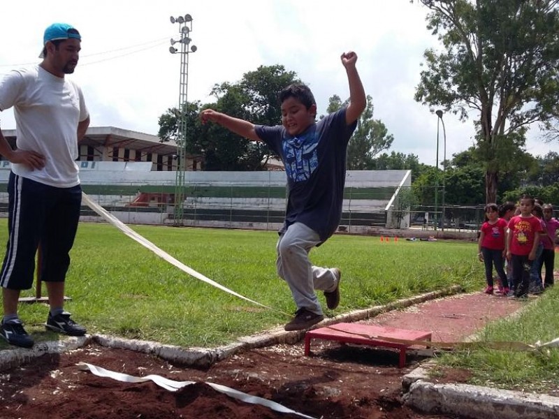 Preparan cursos de verano para niños de colonias zamoranas