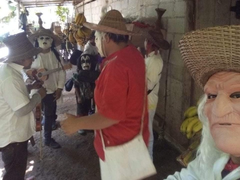 Preparan desfile de huehuentones para población foránea oaxaqueña