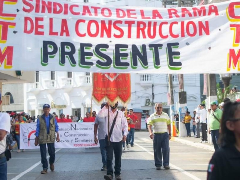 Preparan desfile del Día del Trabajo en Tuxpan