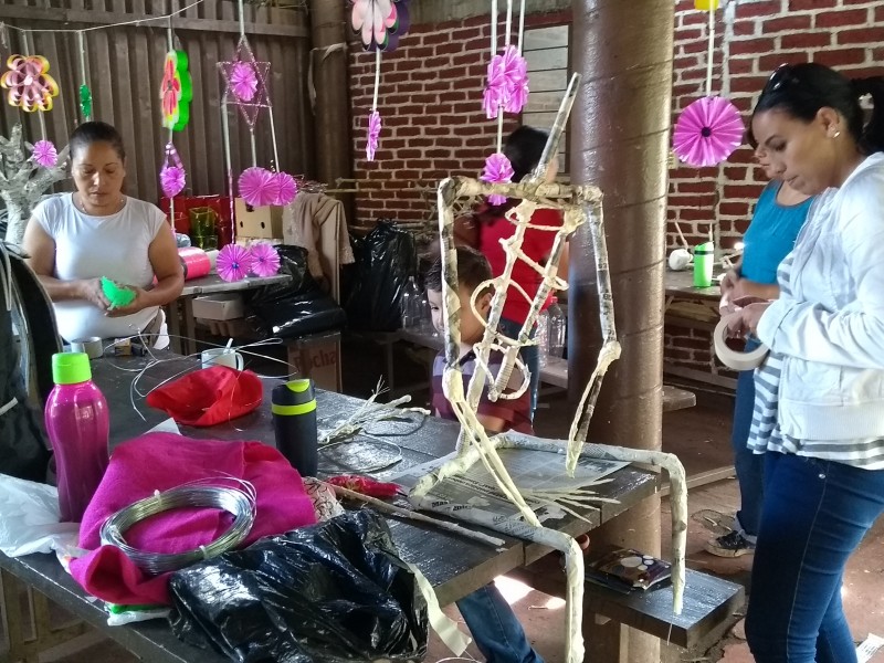 Preparan noche de muertos en Camécuaro