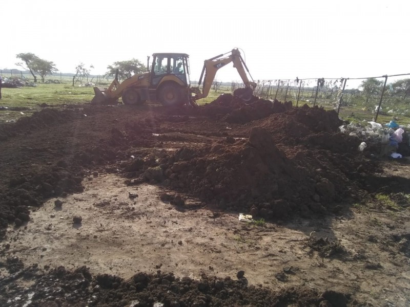 Preparan panteones para inhumaciones masivas en Juchitán