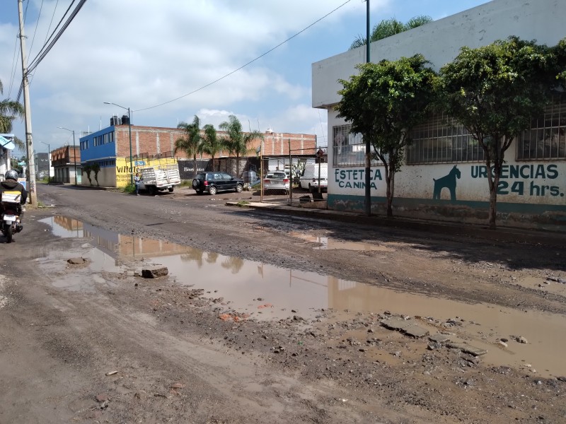 Preparan proyecto para reparar camino entre Morelia y Tarímbaro