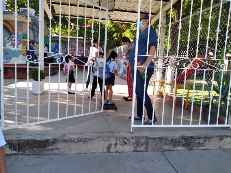 Preparan regreso a clases presenciales escuelas del SNTE 53