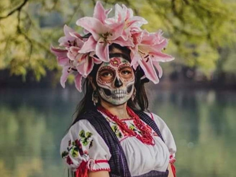 Preparan tradicional Noche de Muertos en el Lago de Camécuaro