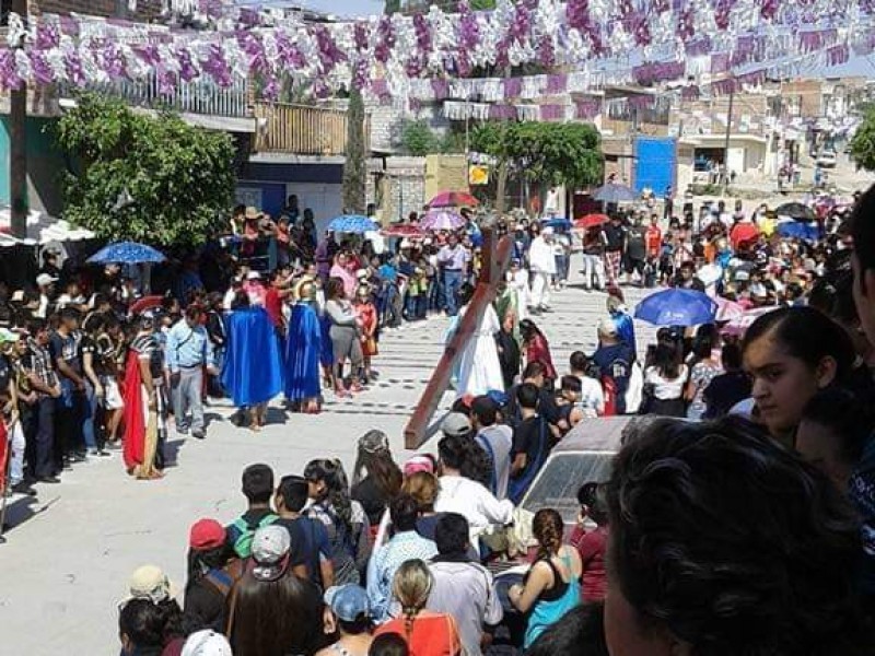 Preparan Viacrucis en colonia Satélite