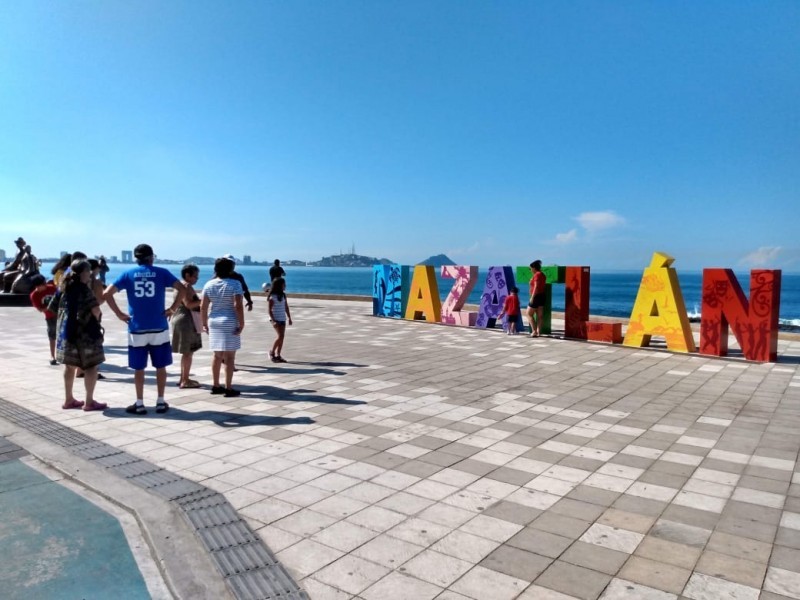 Preparativos para día de la bandera en Mazatlán y AMLO