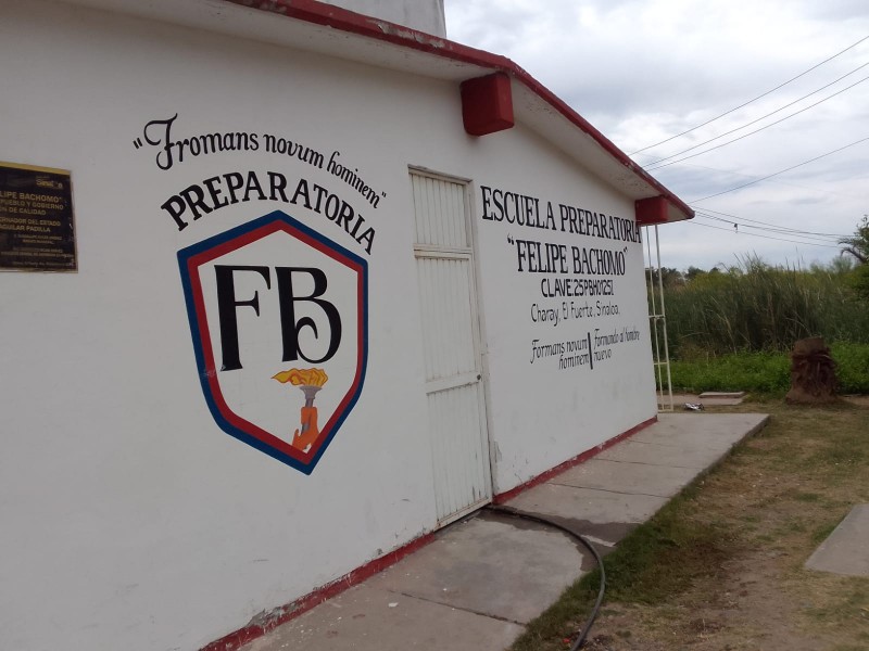 Preparatoria Felipe Bachomo, en el olvido por las autoridades