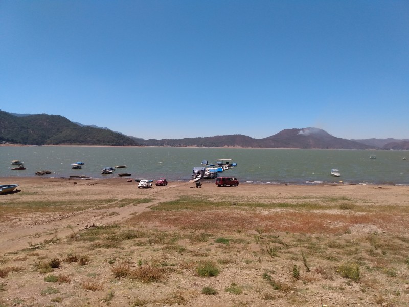 Presa de Valle de Bravo no deja de secarse